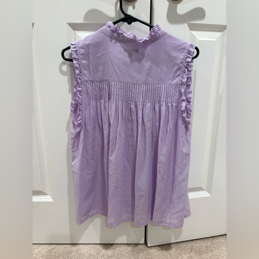 Lilac Ruffle Tank with Daisy Buttons Size L - Picture 5 of 5